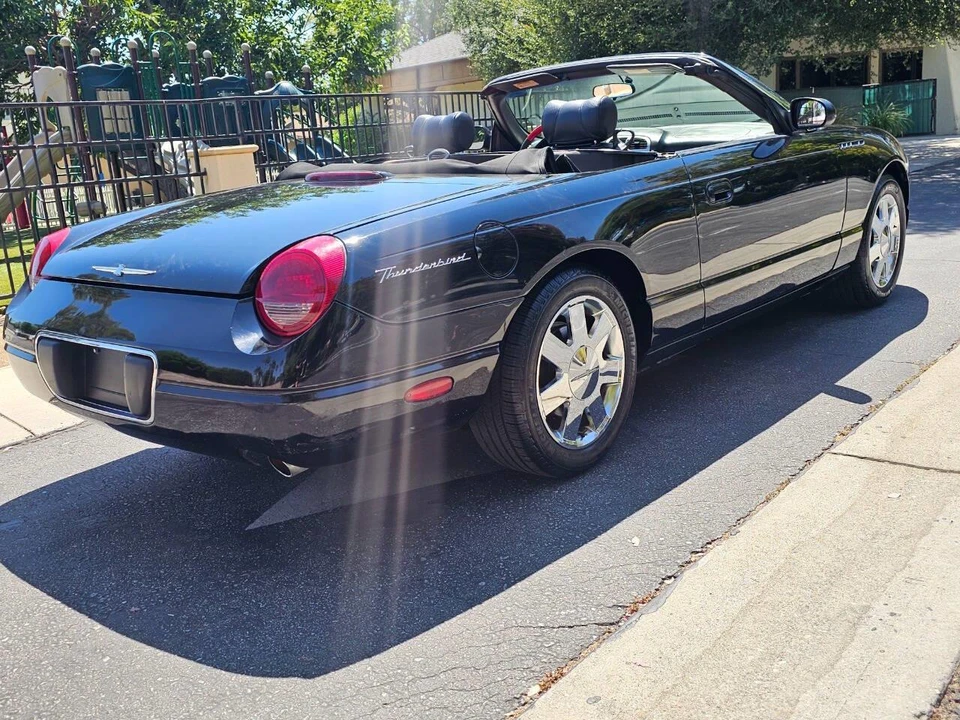 2002 Ford Thunderbird 11th Gen - Image 3 of 31