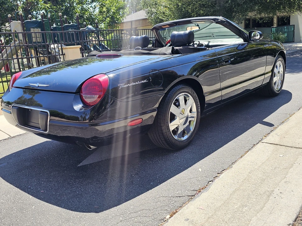 2002 Ford Thunderbird 11th Gen - Image 3 of 31