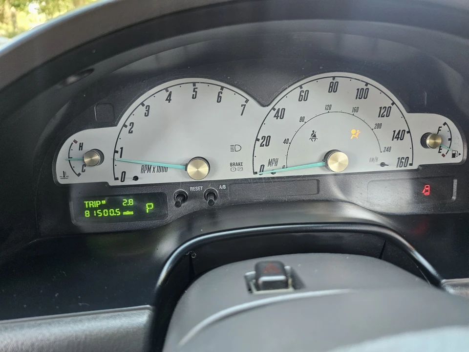2002 Ford Thunderbird 11th Gen - Image 17 of 31