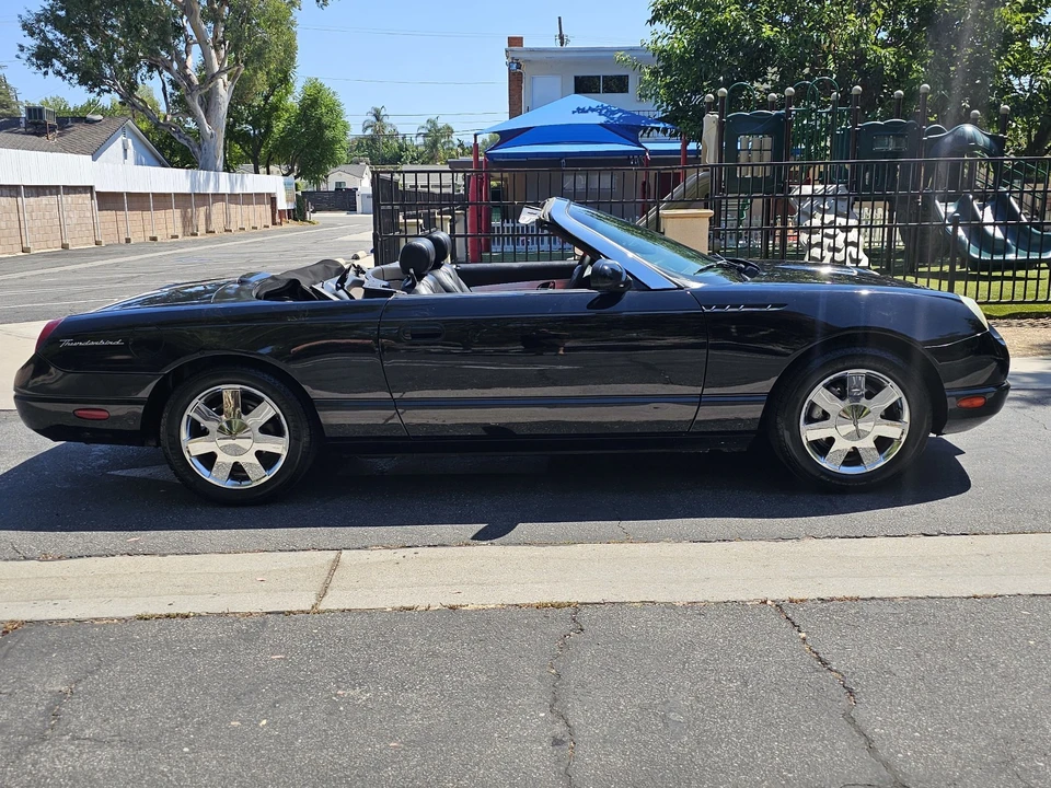 2002 Ford Thunderbird 11th Gen - Image 16 of 31