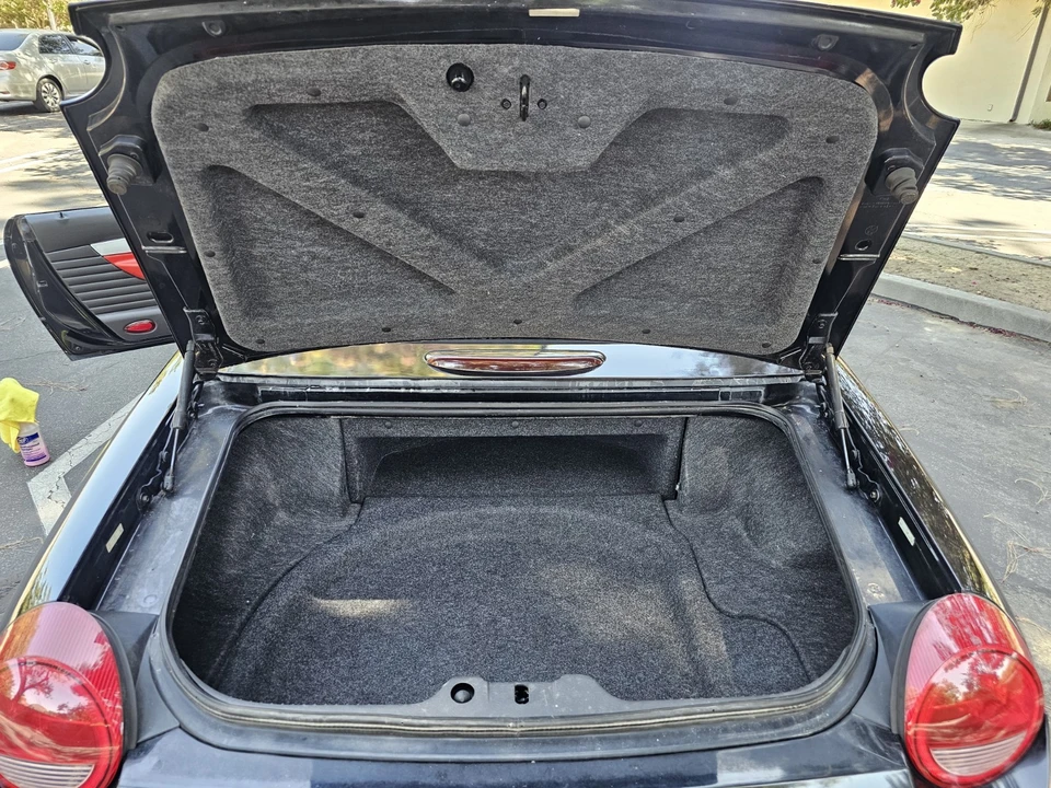 2002 Ford Thunderbird 11th Gen - Image 19 of 31