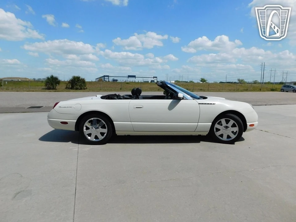 2002 Ford Thunderbird 11th Gen - Image 4 of 12
