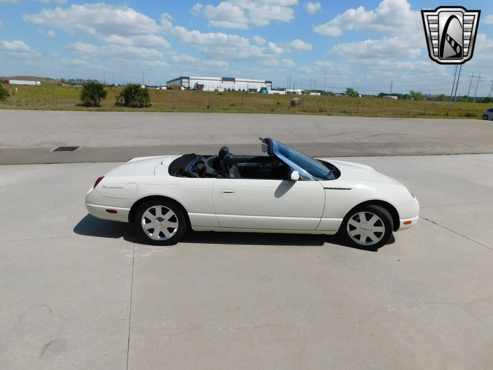 2002 Ford Thunderbird 11th Gen - Image 9 of 12