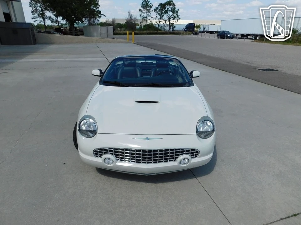 2002 Ford Thunderbird 11th Gen - Image 9 of 12