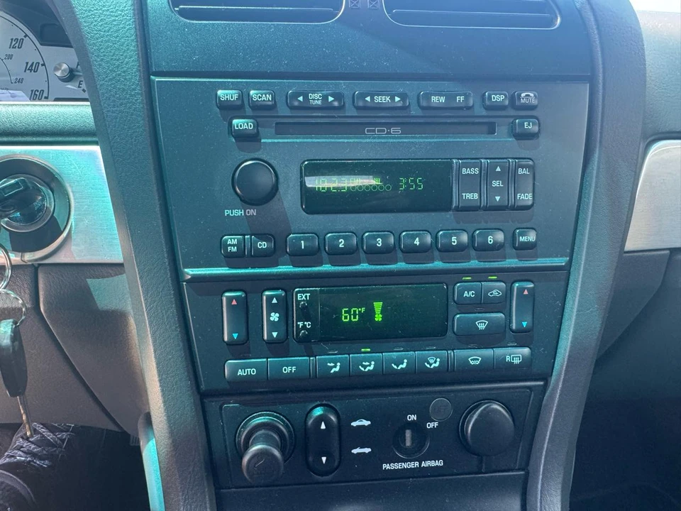 2002 Ford Thunderbird 11th Gen - Image 28 of 31