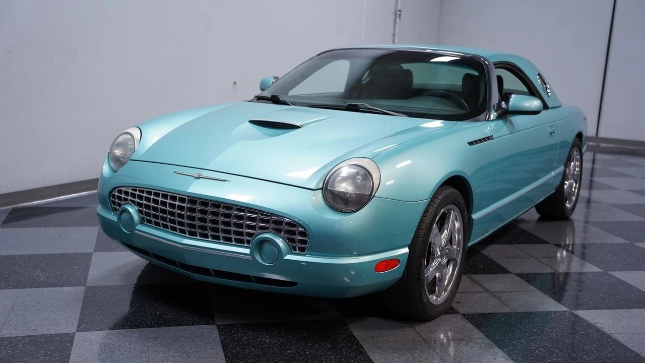 2002 Ford Thunderbird 11th Gen - Image 17 of 21