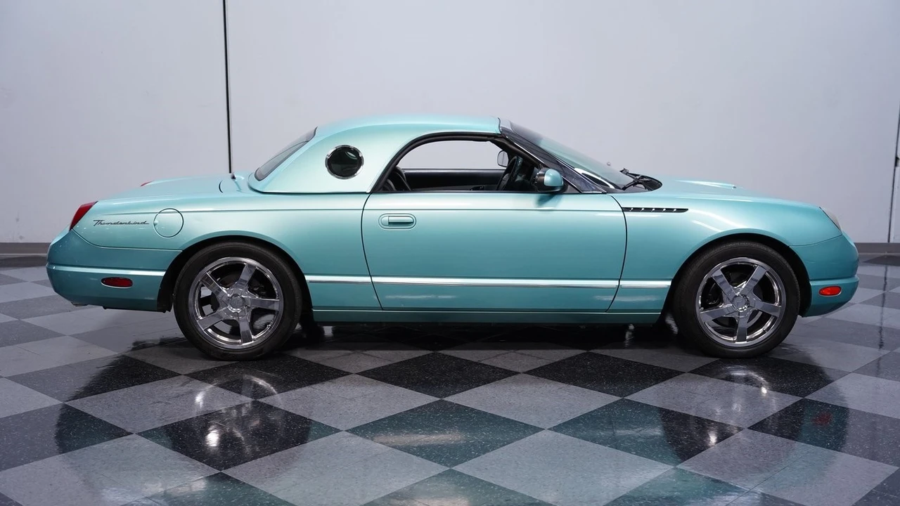 2002 Ford Thunderbird 11th Gen - Image 13 of 21