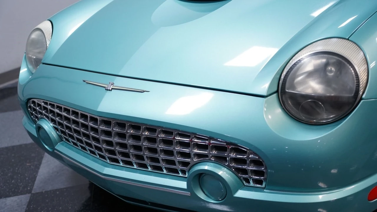 2002 Ford Thunderbird 11th Gen - Image 18 of 21