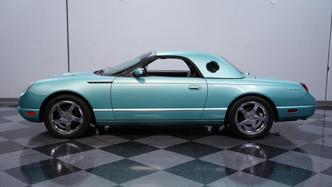 2002 Ford Thunderbird 11th Gen - Image 3 of 21