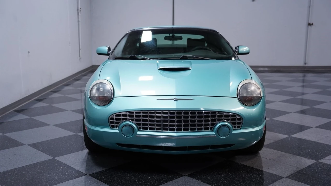2002 Ford Thunderbird 11th Gen - Image 16 of 21