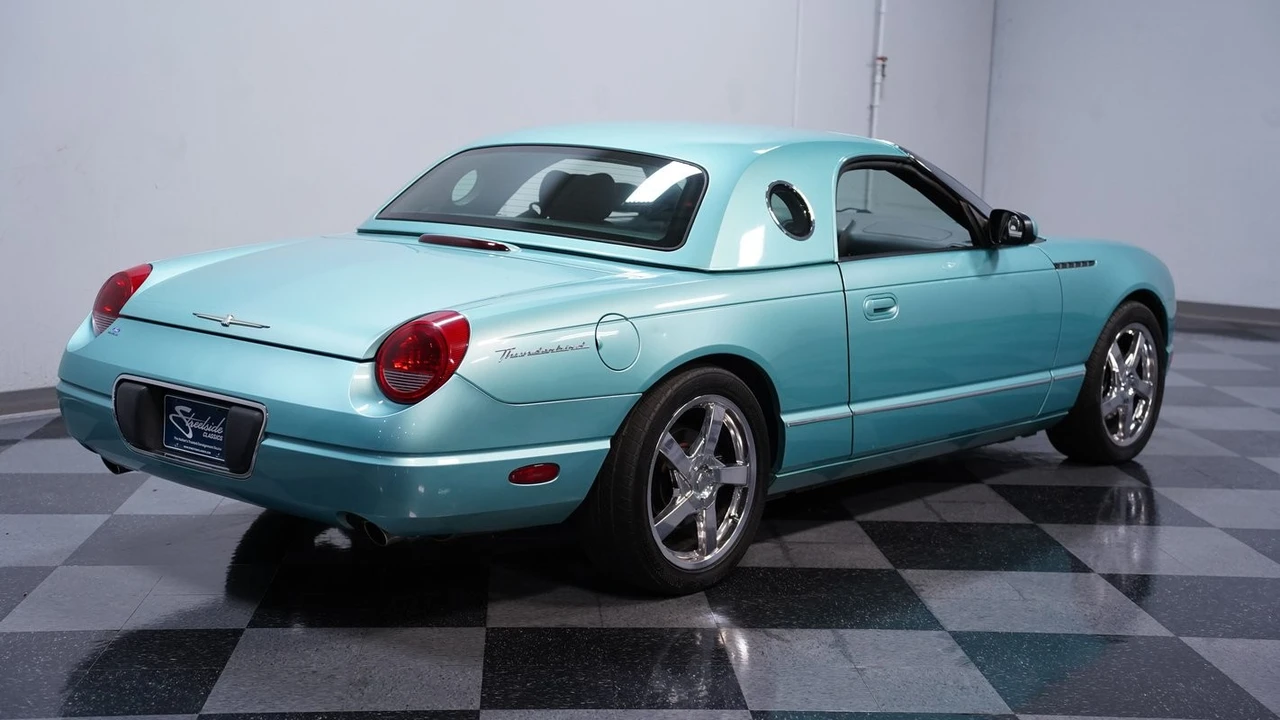 2002 Ford Thunderbird 10th Gen - Image 11 of 12