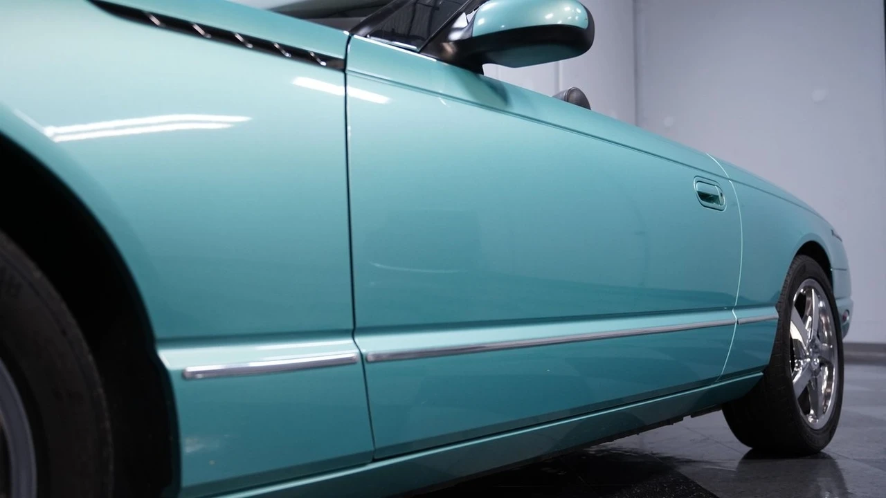 2002 Ford Thunderbird 11th Gen - Image 19 of 21