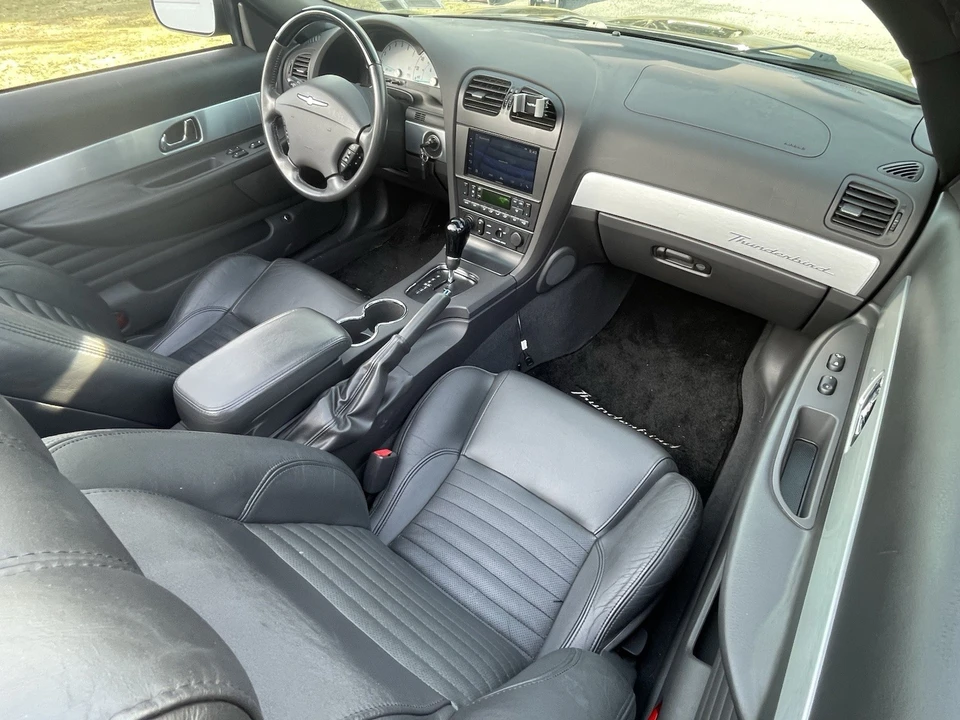 2002 Ford Thunderbird 11th Gen - Image 17 of 21