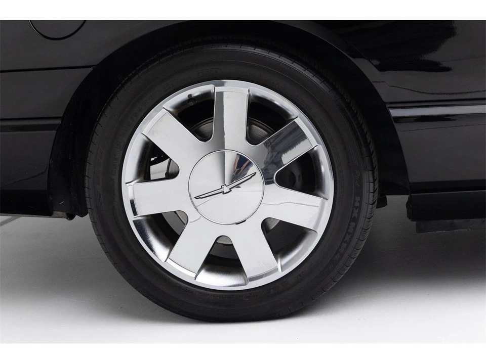 2002 Ford Thunderbird 11th Gen - Image 25 of 31