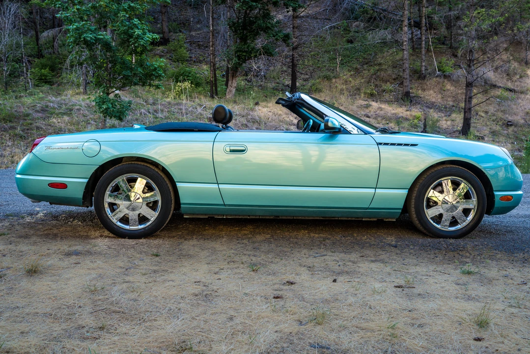 2002 Ford Thunderbird 11th Gen - Image 19 of 31
