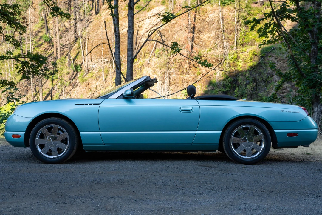 2002 Ford Thunderbird 11th Gen - Image 3 of 31