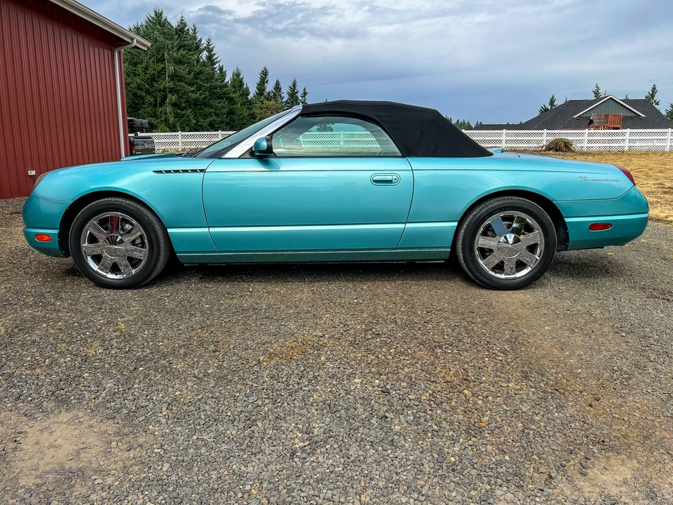 2002 Ford Thunderbird 11th Gen - Image 26 of 31