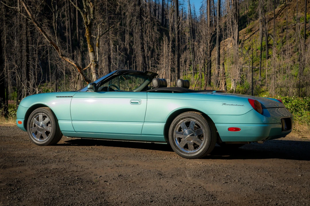 2002 Ford Thunderbird 11th Gen - Image 13 of 31