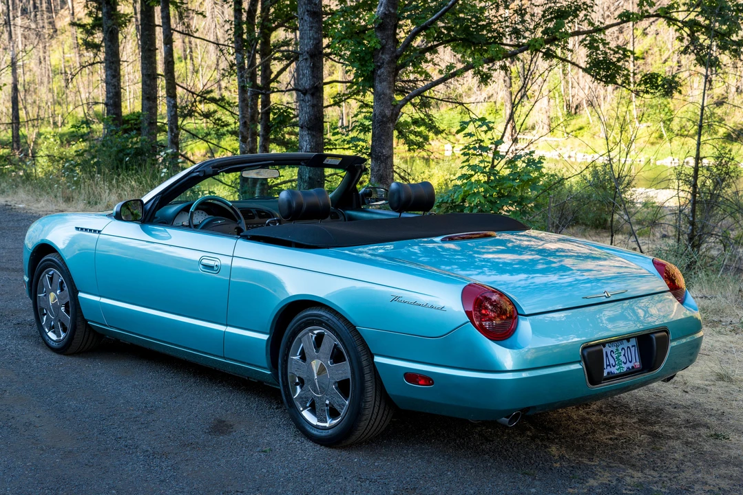 2002 Ford Thunderbird 11th Gen - Image 14 of 31