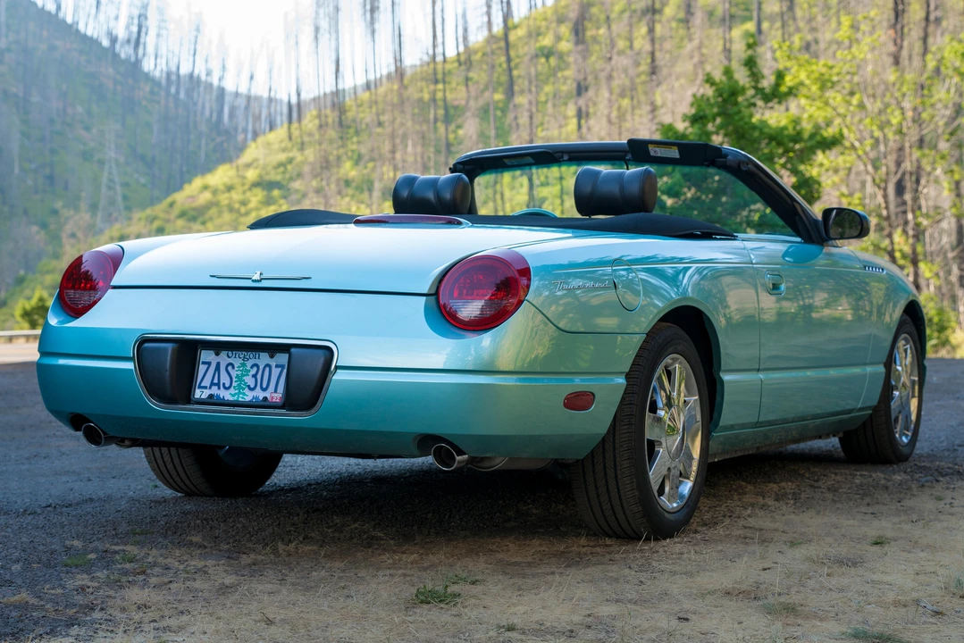 2002 Ford Thunderbird 11th Gen - Image 18 of 31