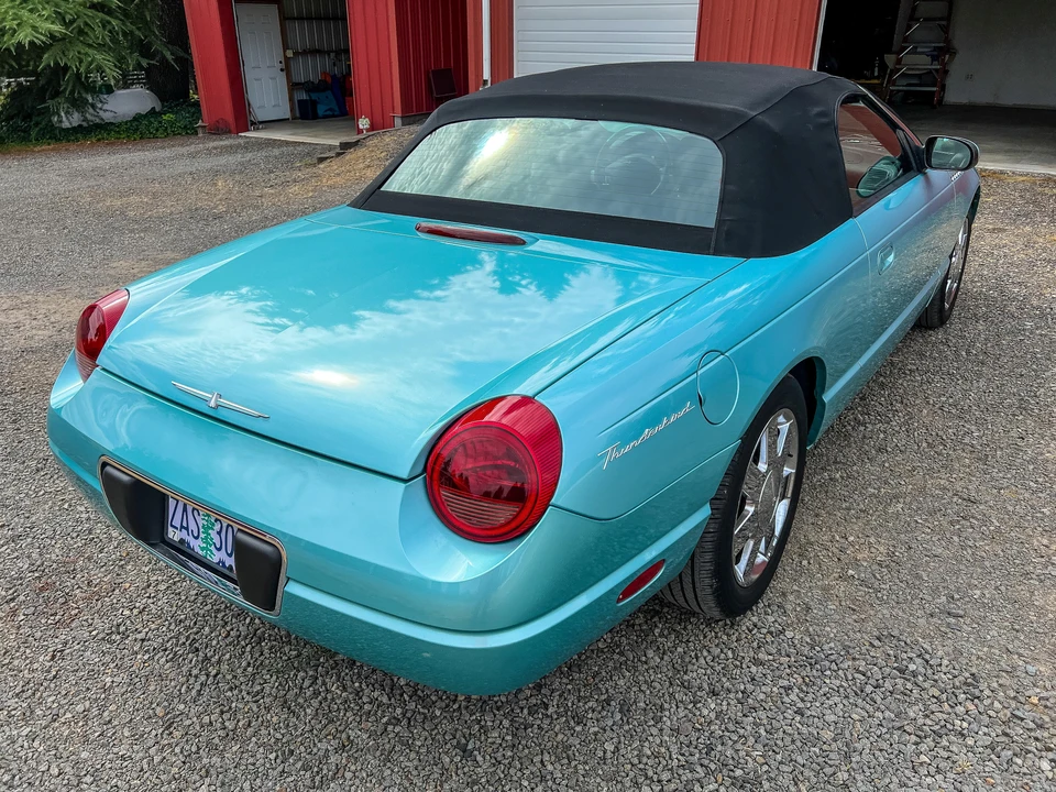 2002 Ford Thunderbird 11th Gen - Image 27 of 31