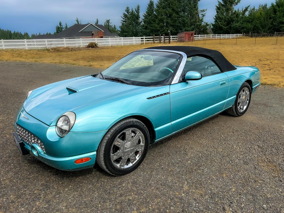 2002 Ford Thunderbird 11th Gen - Image 25 of 31