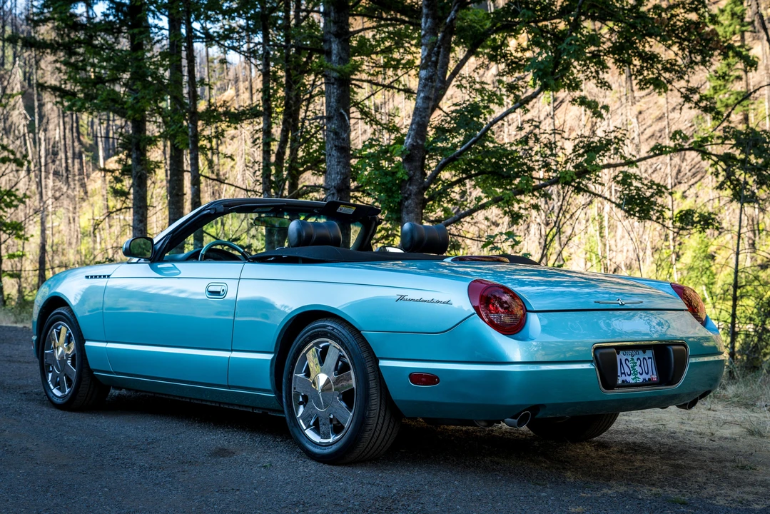 2002 Ford Thunderbird 11th Gen - Image 15 of 31