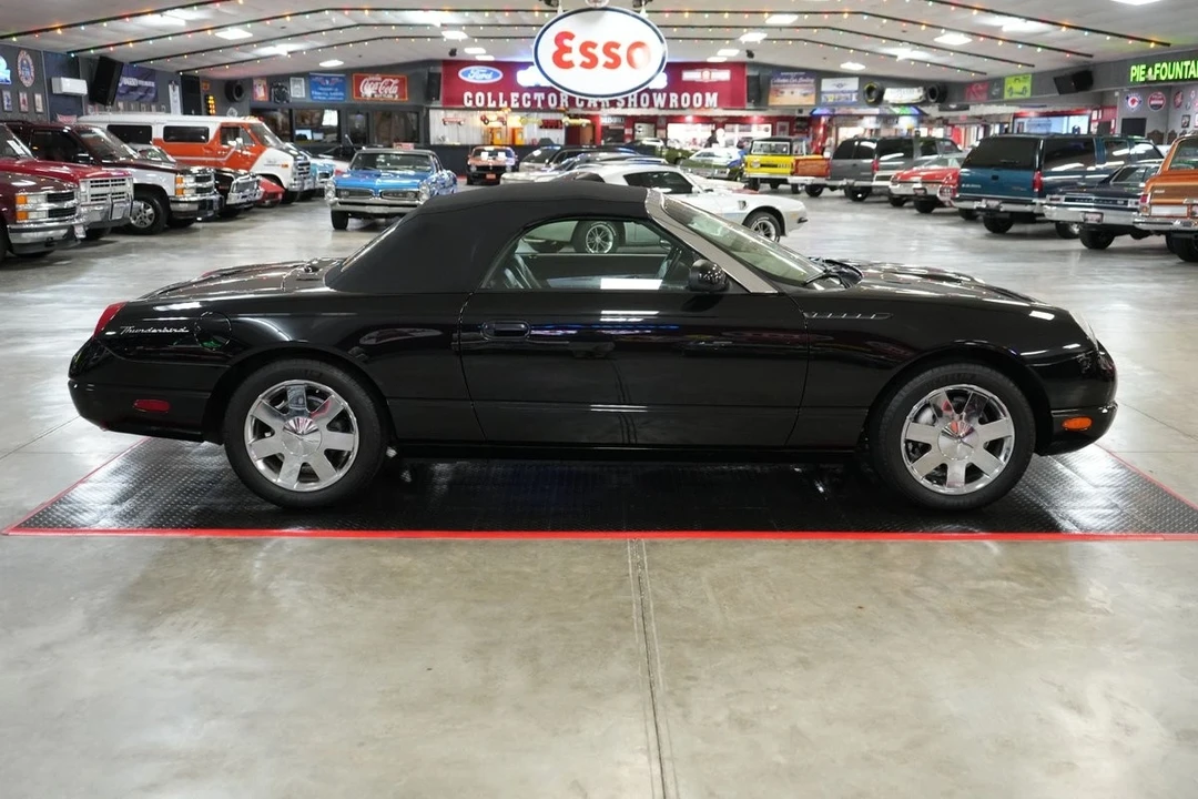 2002 Ford Thunderbird 11th Gen - Image 16 of 21