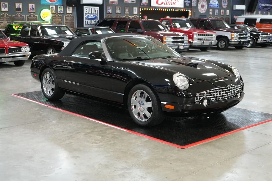 2002 Ford Thunderbird 10th Gen - Image 17 of 21