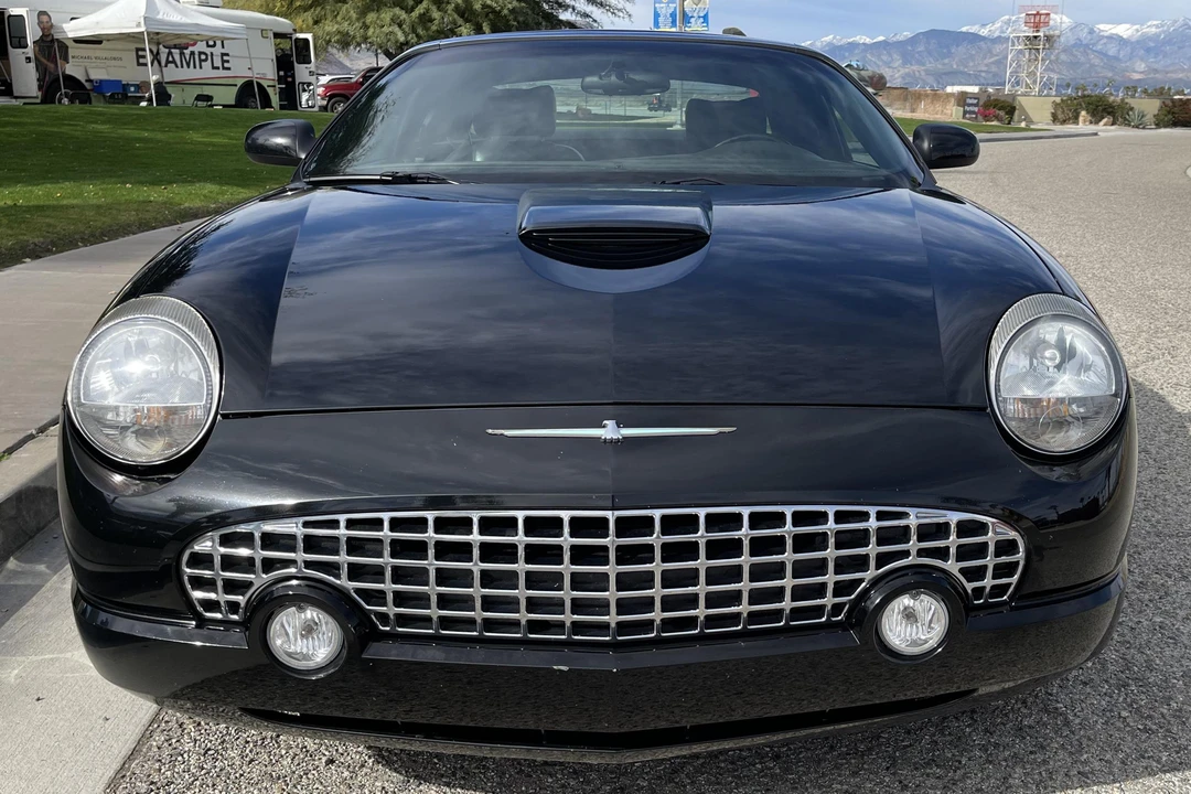 2002 Ford Thunderbird 11th Gen - Image 2 of 31