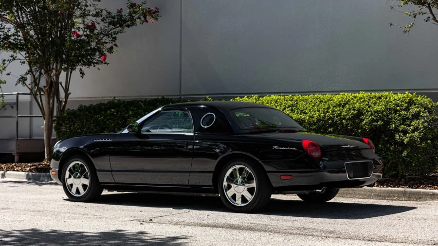 2002 Ford Thunderbird 11th Gen - Image 2 of 25