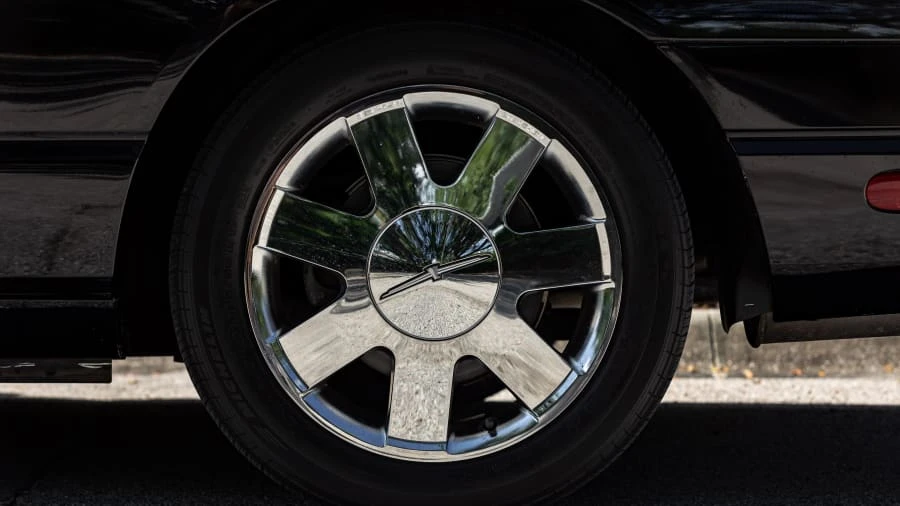 2002 Ford Thunderbird 11th Gen - Image 11 of 25