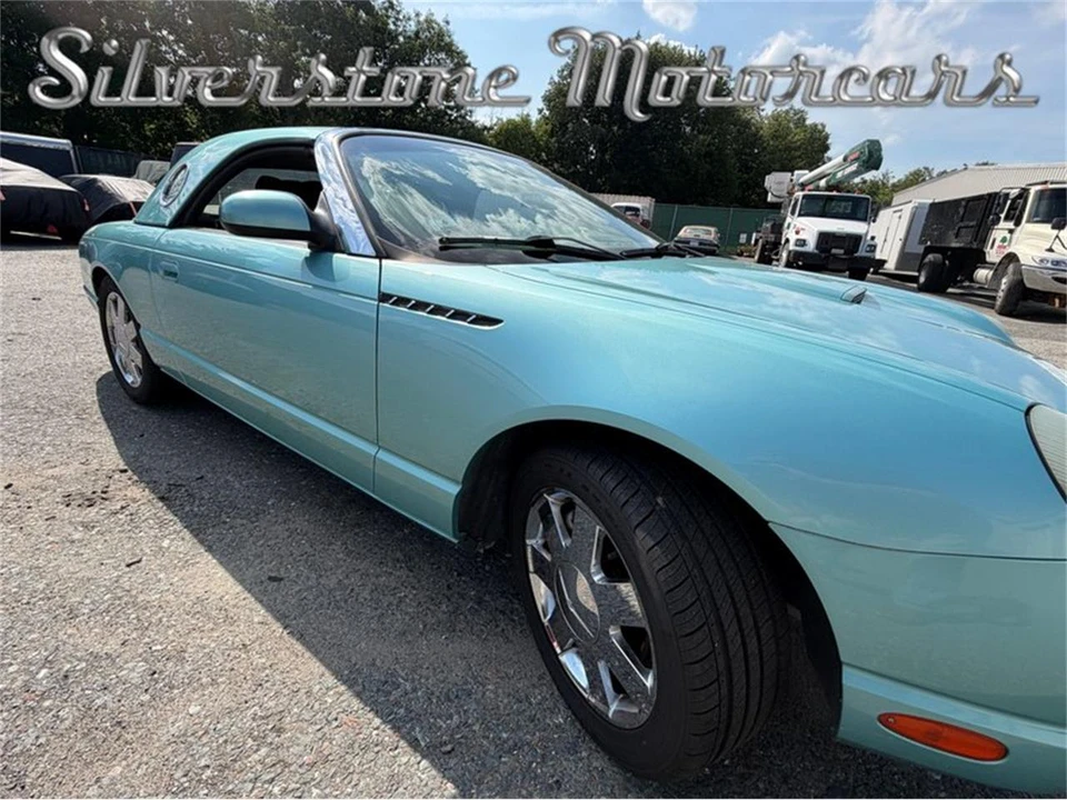 2002 Ford Thunderbird 11th Gen - Image 15 of 31