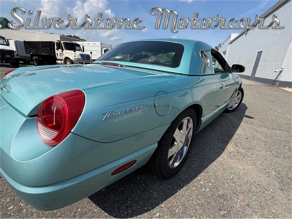 2002 Ford Thunderbird 11th Gen - Image 19 of 31