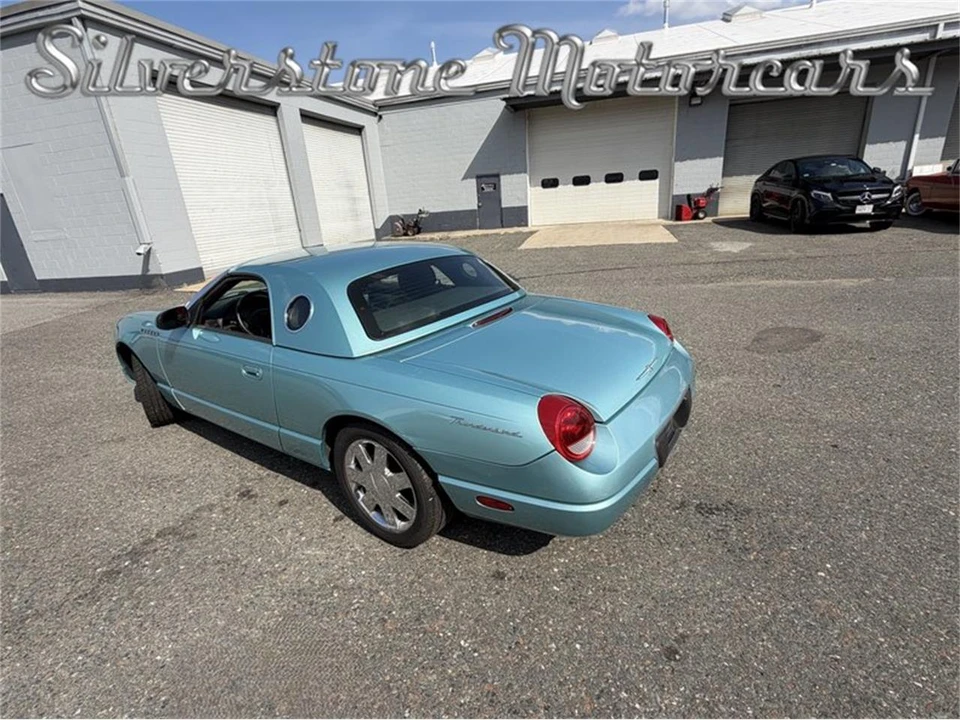 2002 Ford Thunderbird 11th Gen - Image 24 of 31