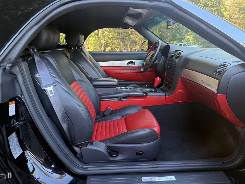 2002 Ford Thunderbird 11th Gen - Image 29 of 31