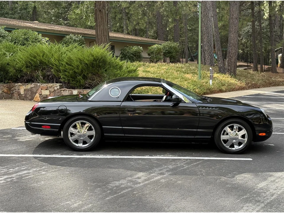 2002 Ford Thunderbird 11th Gen - Image 2 of 31