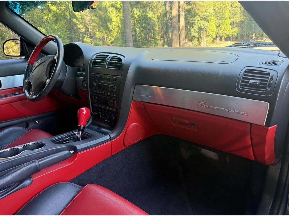2002 Ford Thunderbird 11th Gen - Image 26 of 31