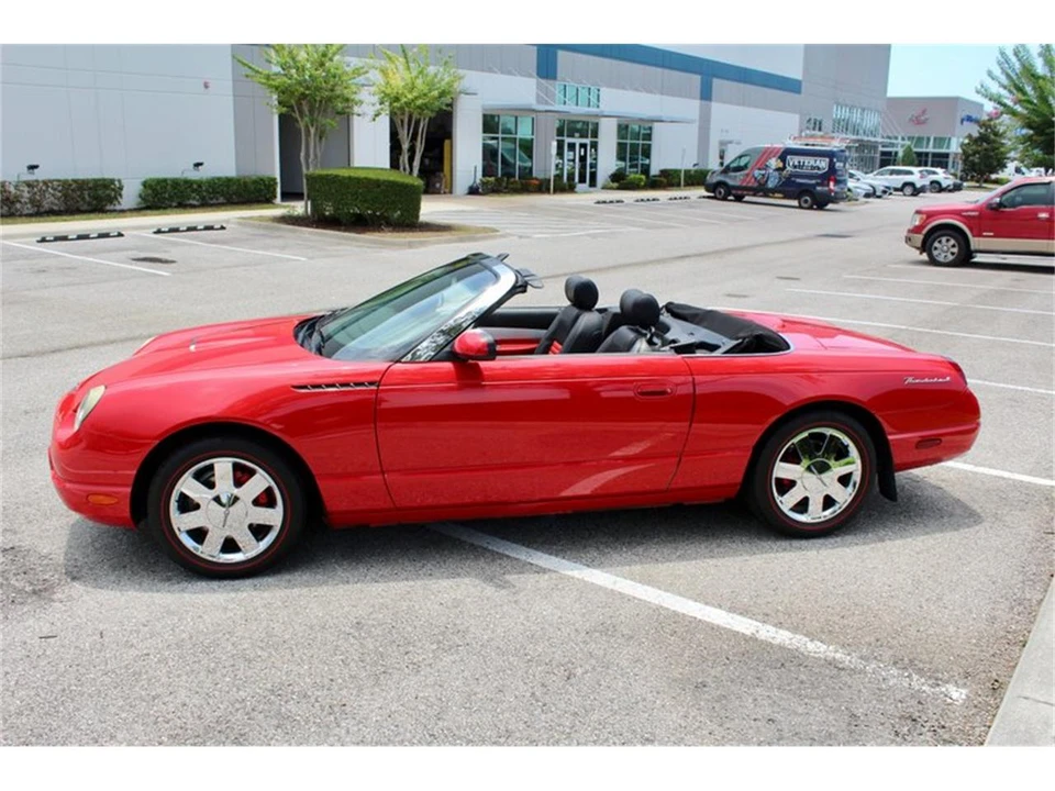 2002 Ford Thunderbird 11th Gen - Image 13 of 31