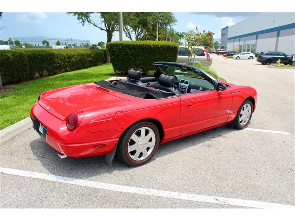 2002 Ford Thunderbird 11th Gen - Image 19 of 31