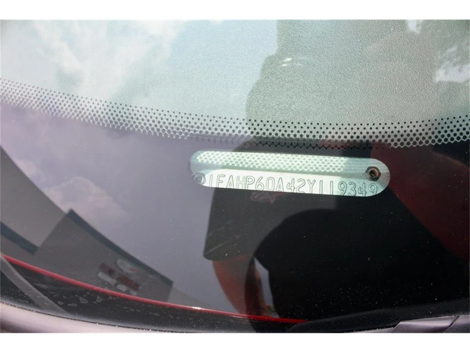 2002 Ford Thunderbird 11th Gen - Image 28 of 31