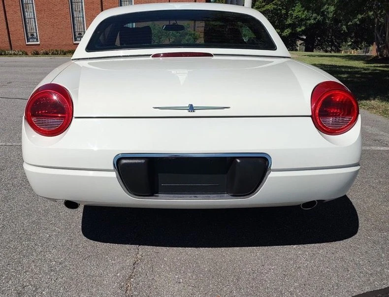 2002 Ford Thunderbird 11th Gen - Image 9 of 18