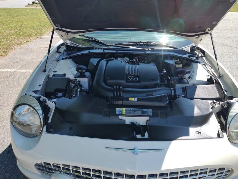 2002 Ford Thunderbird 11th Gen - Image 10 of 18