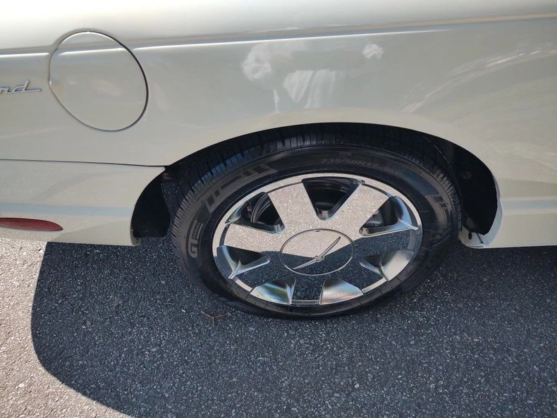 2002 Ford Thunderbird 11th Gen - Image 14 of 18