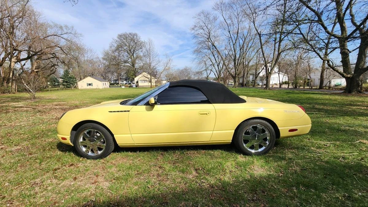 2002 Ford Thunderbird 11th Gen - Image 2 of 20