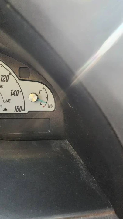 2002 Ford Thunderbird 11th Gen - Image 11 of 20