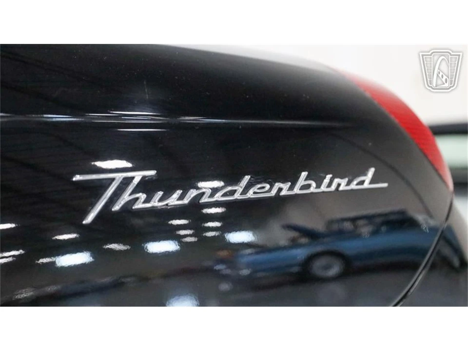 2002 Ford Thunderbird 11th Gen - Image 22 of 31