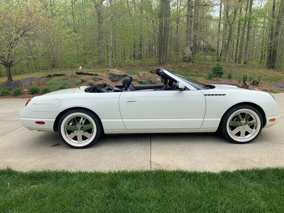 2002 Ford Thunderbird 11th Gen - Image 14 of 31