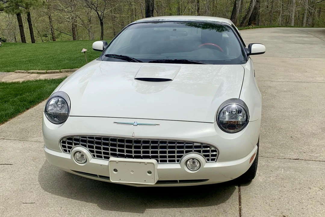2002 Ford Thunderbird 11th Gen - Image 6 of 31