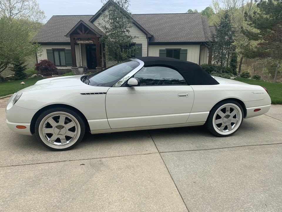 2002 Ford Thunderbird 11th Gen - Image 25 of 31